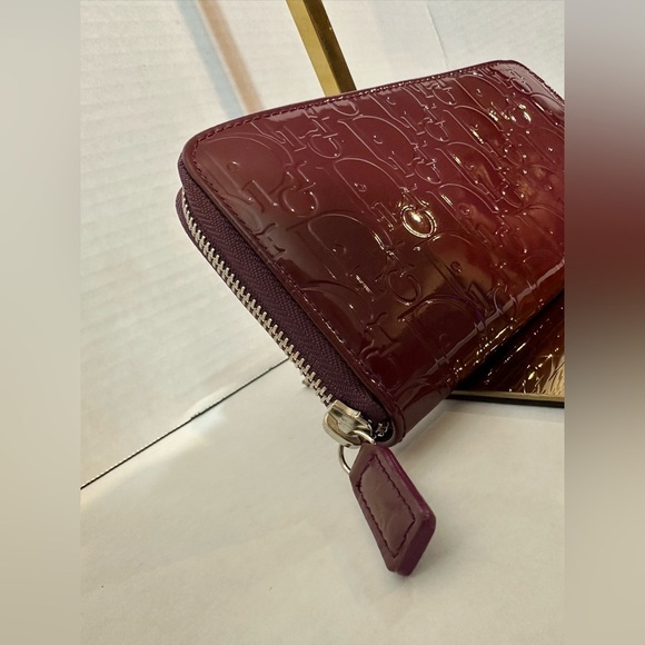 Authentic Dior Patent Trotter Long Zip Wallet on chain - Picture 4 of 10